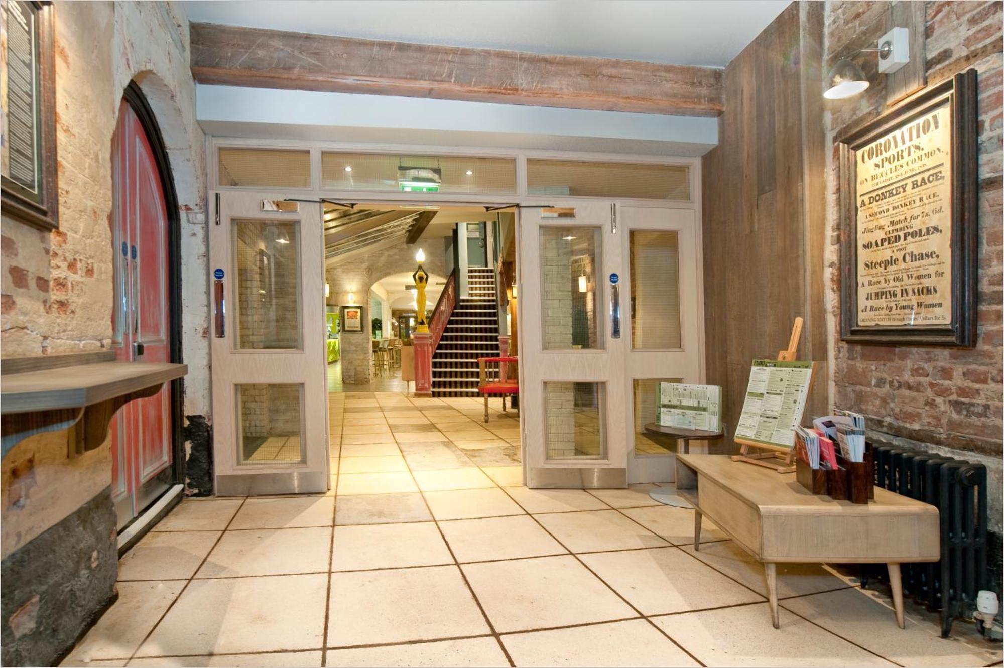 The King'S Head Hotel Wetherspoon Beccles Zewnętrze zdjęcie